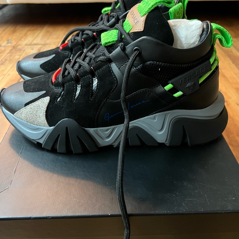 Versace Sneakers Size 10 brand new